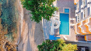 Grand Bahama Beach Hotel