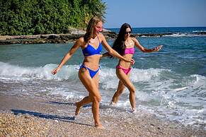 Grand Bahama Beach Hotel