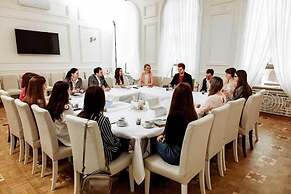 Dom Sivre Boutique Hotel