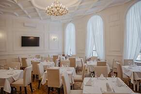 Dom Sivre Boutique Hotel