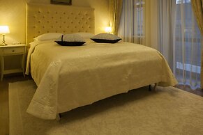 Dom Sivre Boutique Hotel