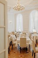 Dom Sivre Boutique Hotel