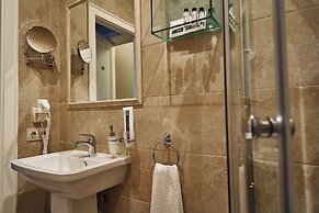 Dom Sivre Boutique Hotel