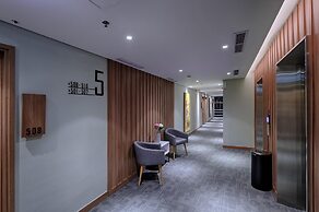 Kuretakeso Kemang Hotel