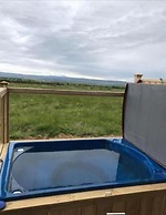 Blue View Cabin 5B with Hot Tub