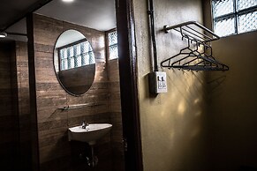 Baan Chang Hotel & Coffee House