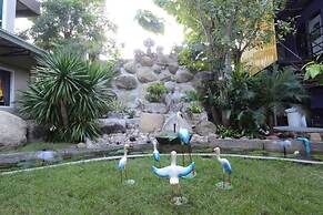 Baan Chang Hotel & Coffee House