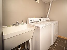 Fawn Drive 2 Bedroom Home by Redawning