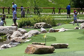 Fawn Drive 2 Bedroom Home by Redawning