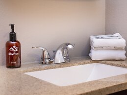 Fawn Drive 2 Bedroom Home by Redawning