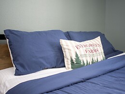 Fawn Drive 2 Bedroom Home by Redawning