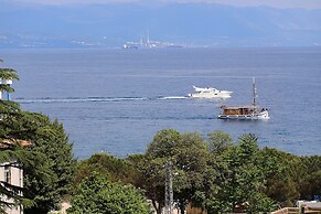 Designed Apartment with Swimming Pool