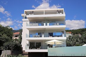 Designed Apartment with Swimming Pool