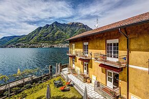 Lake Como Beach Resort and Villas