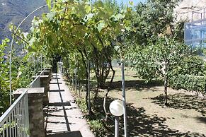 Lake Como Beach Resort and Villas