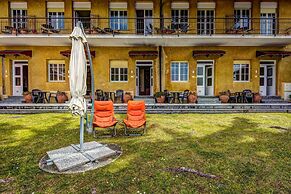 Lake Como Beach Resort and Villas