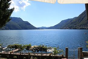 Lake Como Beach Resort and Villas