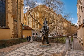 Golden Prague Rooms