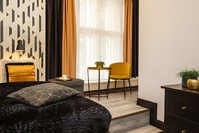 Golden Prague Rooms