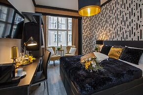 Golden Prague Rooms