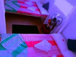 Luna Beach Home & Cabanas - Hostel