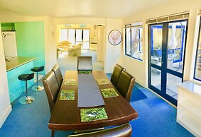 The Oasis by the Sea and Forest