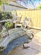 The Oasis by the Sea and Forest