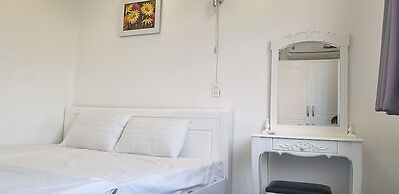 The Phoenix 74 Hotel