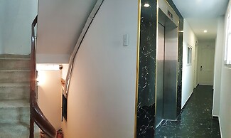 The Phoenix 74 Hotel