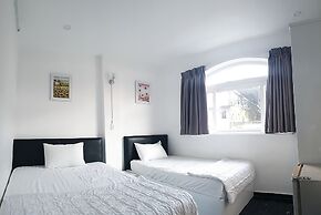 The Phoenix 74 Hotel