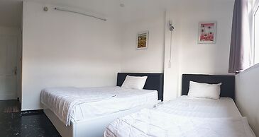 The Phoenix 74 Hotel