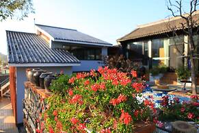 Carpenter's Rustic Courtyard-Great Wall