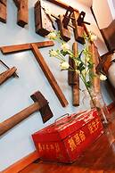 Carpenter's Rustic Courtyard-Great Wall