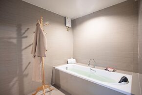 Villa Cha-Cha Krabi Beachfront Resort