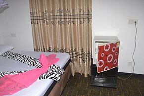 Pine Village Home Stay