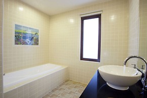 Exotic Boutique 4BR Pool Villa Toya