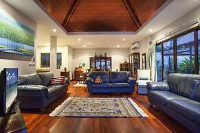 Exotic Boutique 4BR Pool Villa Toya