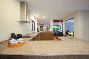 Exotic Boutique 4BR Pool Villa Toya