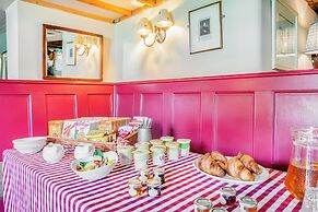 Elizabeth -Tiger Inn