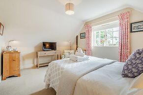 Elizabeth -Tiger Inn