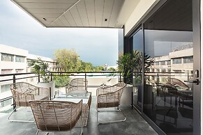 Stonehill Suites