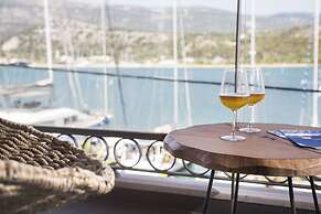 Argostoli Marina Suites