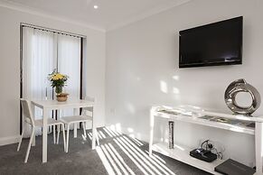 High Hedges Apartments