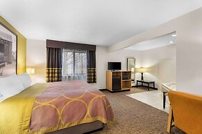 Super 8 by Wyndham Oelwein