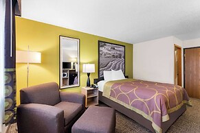 Super 8 by Wyndham Oelwein