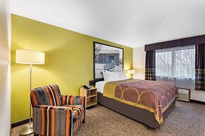 Super 8 by Wyndham Oelwein