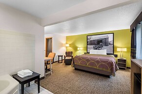 Super 8 by Wyndham Oelwein