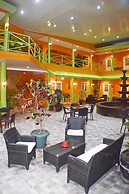 Beverly's Oasis Suites