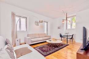 Akicity Lisboa Graça Iris II