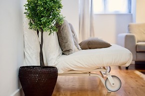 Akicity Lisboa Graça Iris II